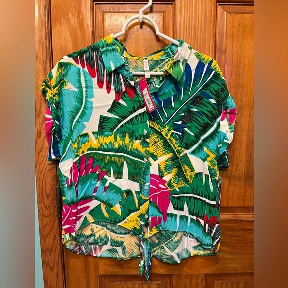 NWT Xhilaration Multicolor Tropical Button Down Shirt - Picture 1 of 4